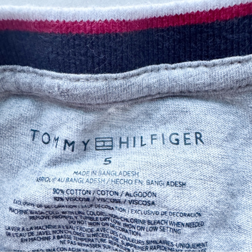 Lacoste Boy’s Ultra Dry Sports T-shirt and
Tommy Hilfiger T-Shirt in Grey - Picture 5 of 16